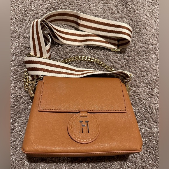 NWOT J.W Hulme Genuine Leather Crossbody Logo Bag Chain detail - Picture 1 of 12